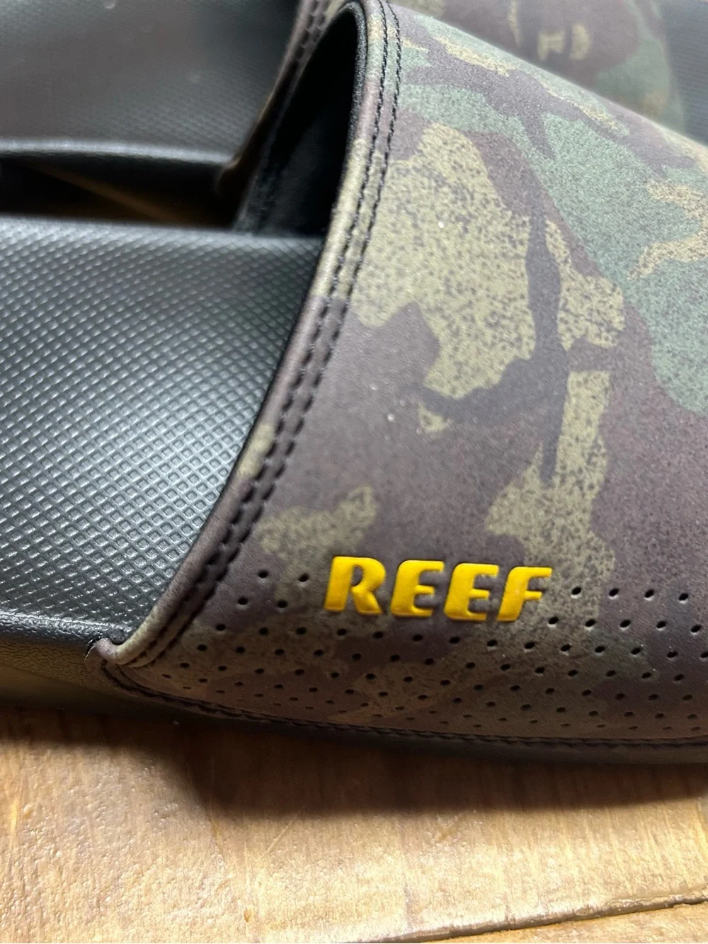 REEF MENS Phanton or Fanning waterproof slides. NWOT. Camo print size 10